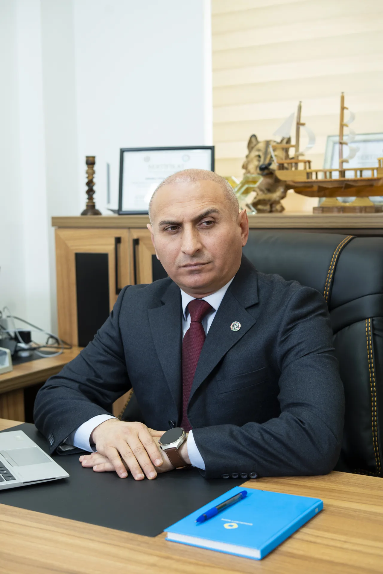 Vüsal Həsənli mediator